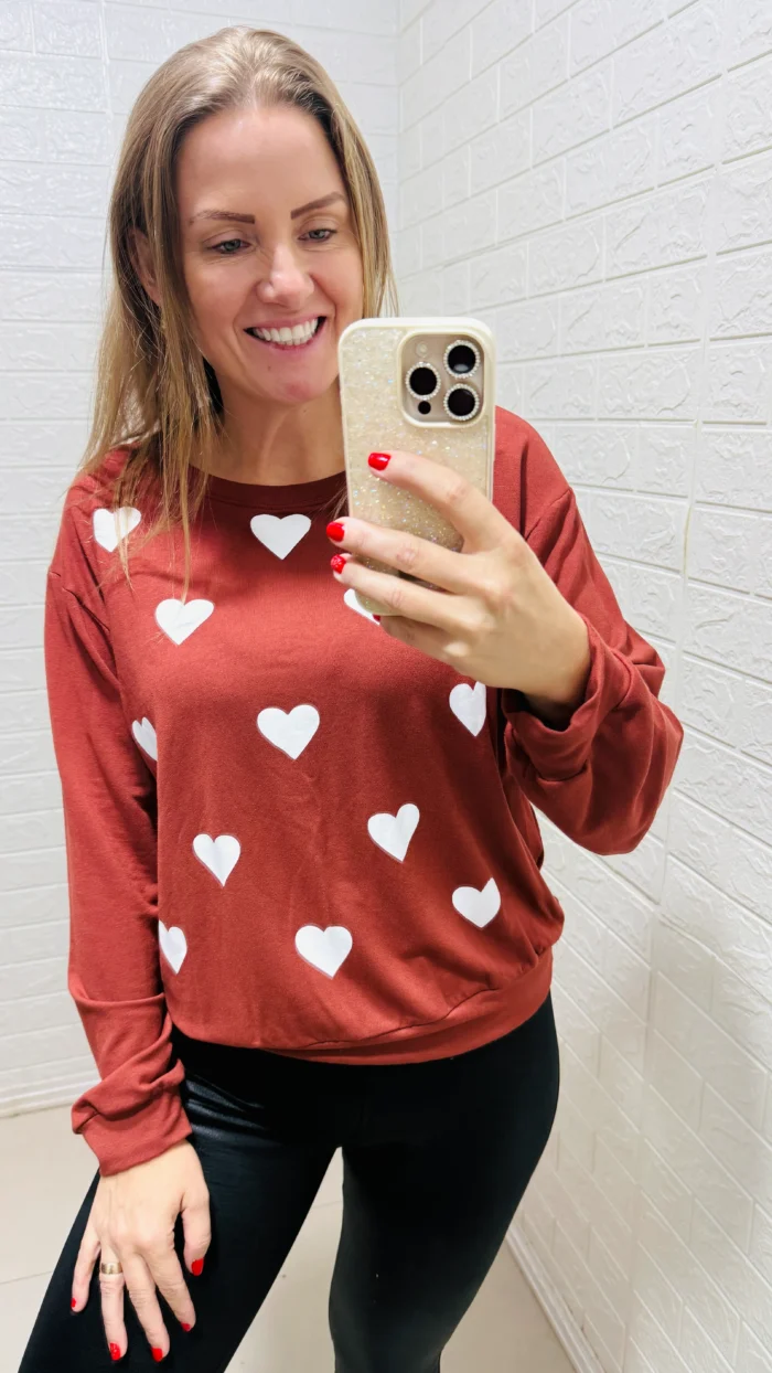 blusa moletinho coração vermelha blusa moletinho coração vermelha