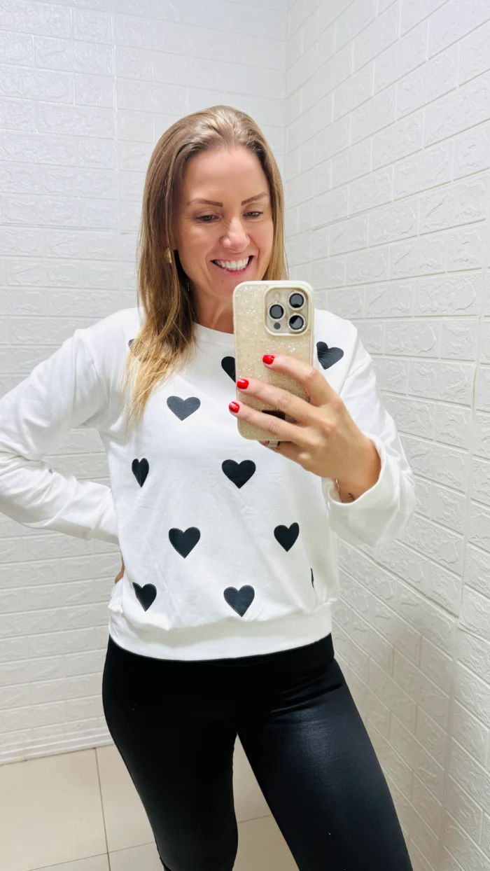 blusa moletinho coração vermelha blusa moletinho coração vermelha