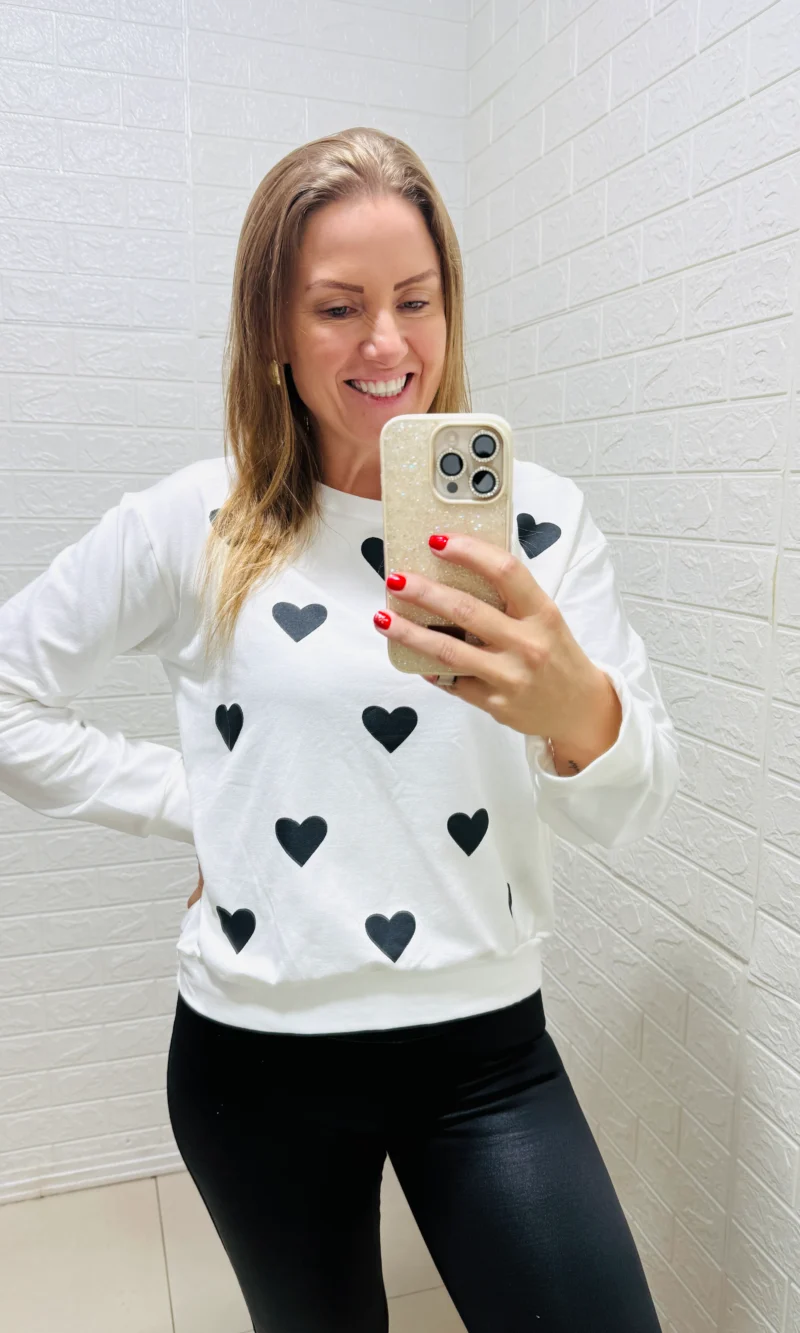 blusa moletinho coração vermelha