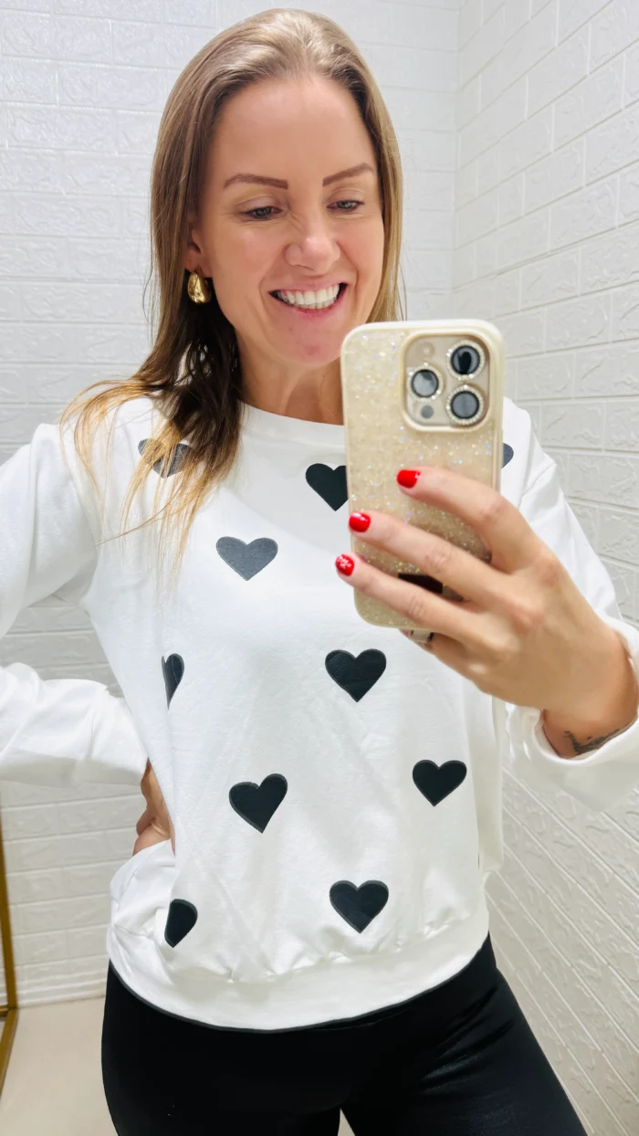 blusa moletinho coração vermelha