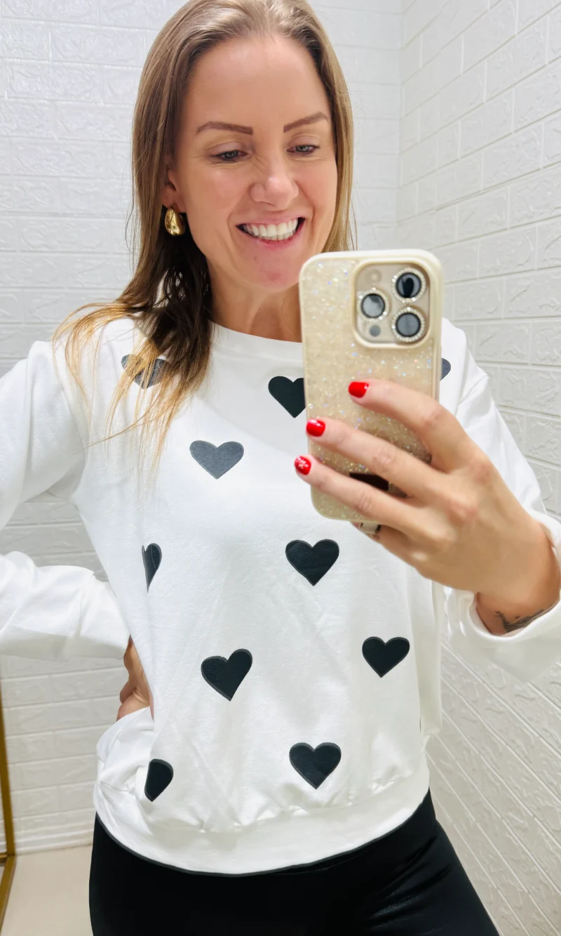 blusa moletinho coração vermelha
