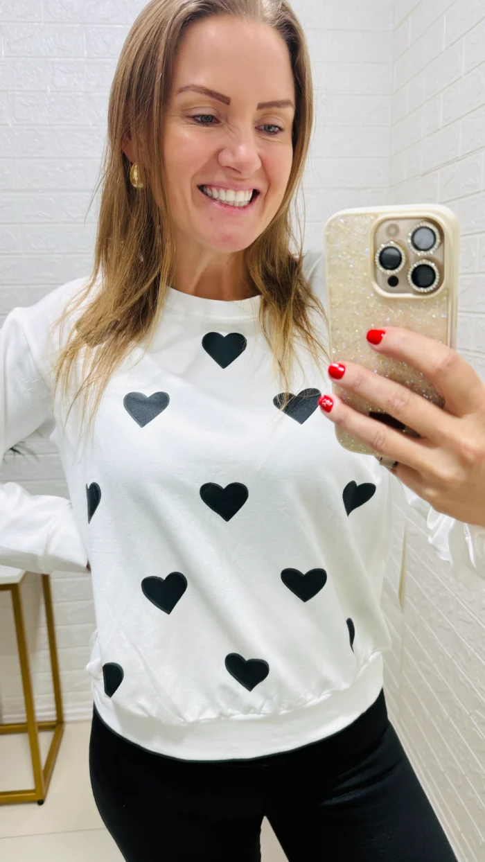 blusa moletinho coração vermelha blusa moletinho coração vermelha