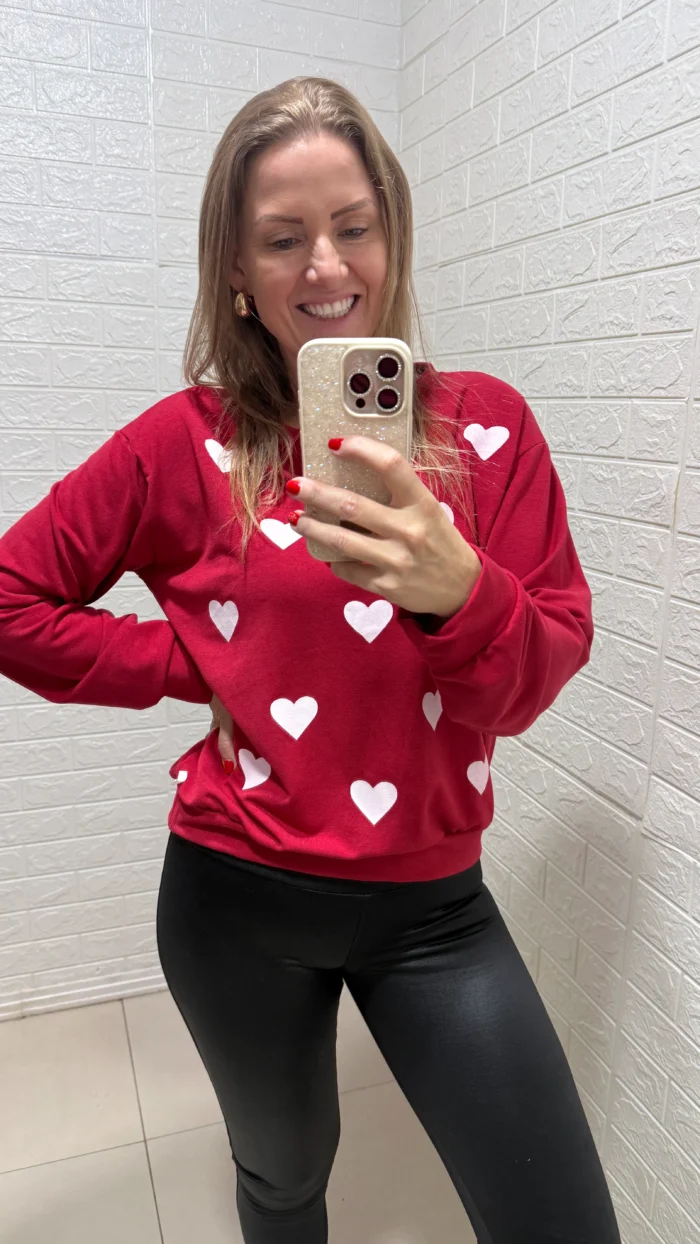 blusa moletinho coração vermelha blusa moletinho coração vermelha