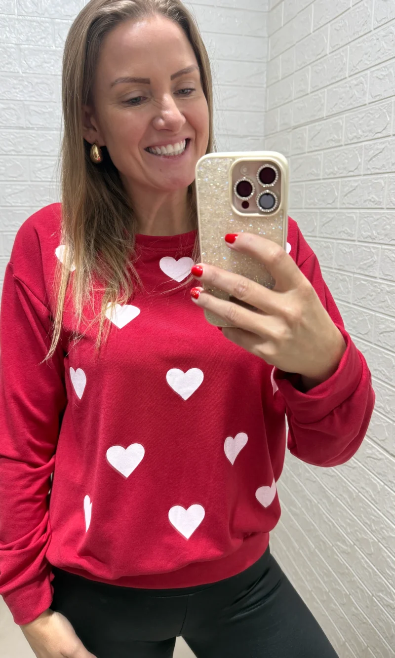 blusa moletinho coração vermelha