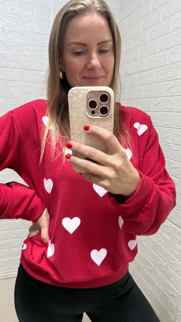 blusa moletinho coração vermelha blusa moletinho coração vermelha