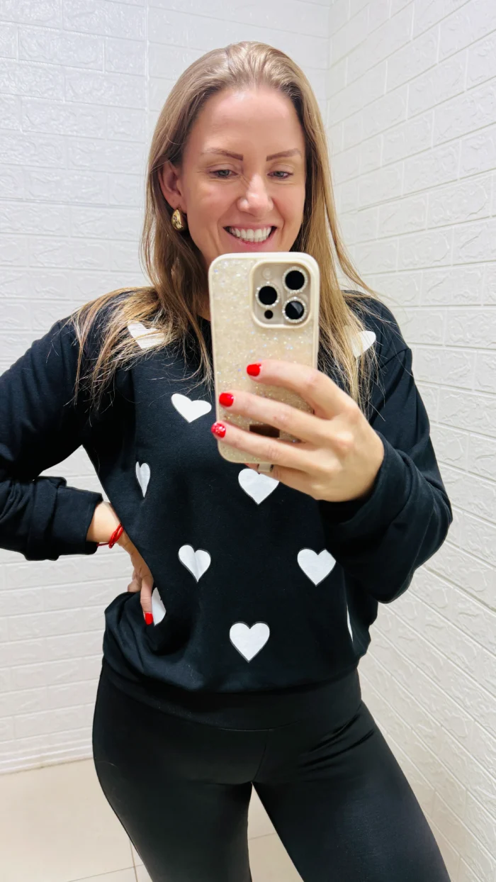 blusa moletinho coração vermelha blusa moletinho coração vermelha