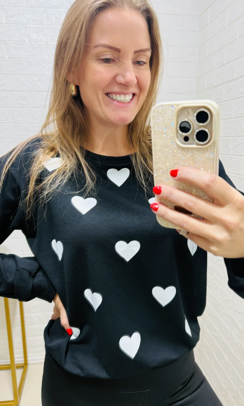 blusa moletinho coração vermelha
