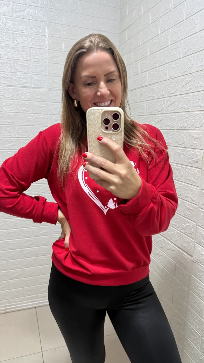 blusa moletinho coração vermelha blusa moletinho coração vermelha