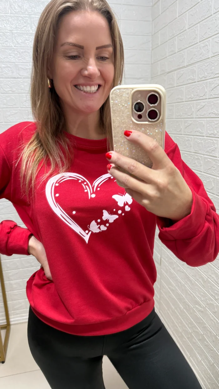 blusa moletinho coração vermelha blusa moletinho coração vermelha
