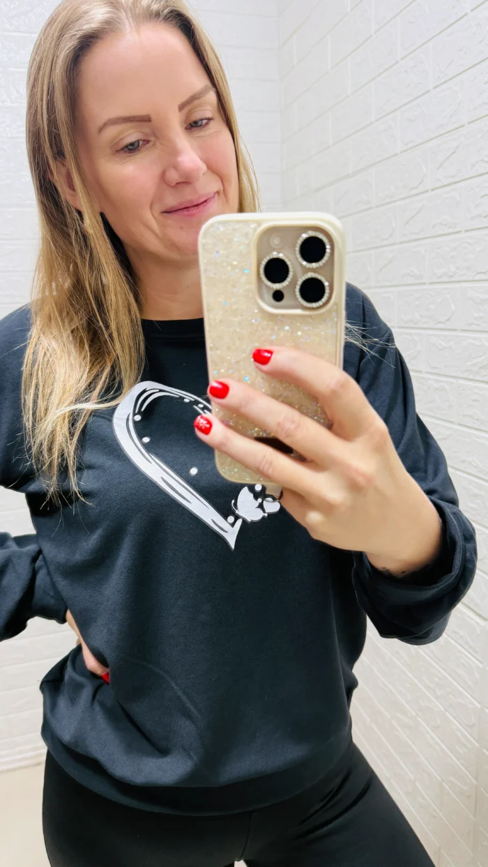 blusa moletinho coração vermelha blusa moletinho coração vermelha
