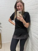 blusa feminina alongada assimétrica com renda branca