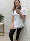 blusa feminina alongada assimétrica com renda branca