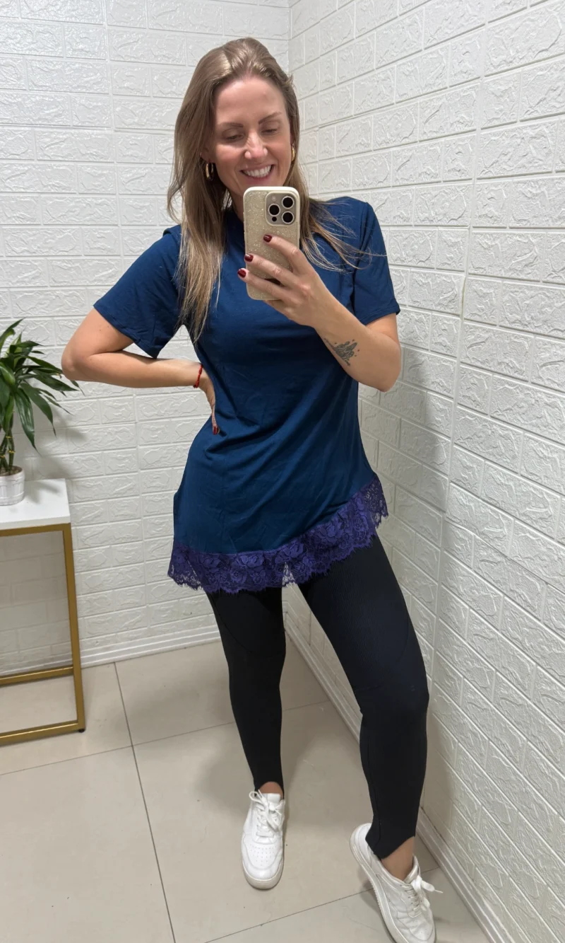 blusa feminina alongada assimétrica com renda branca