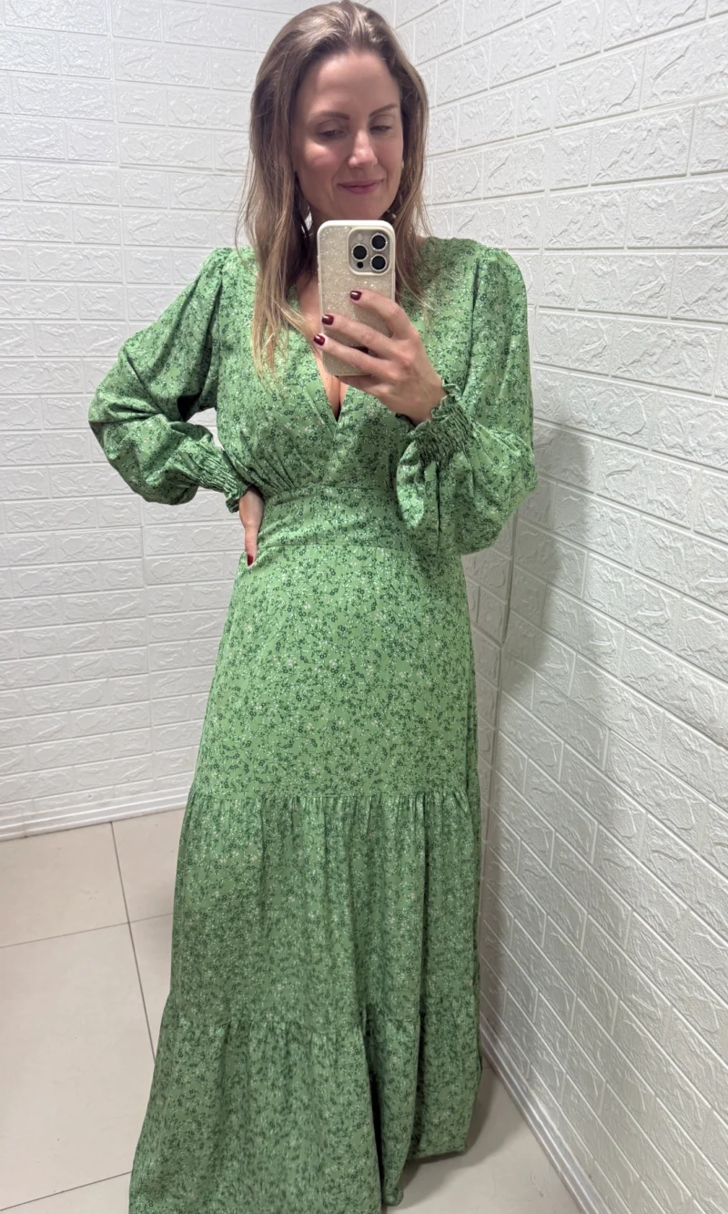 vestido longo estampa camponesa verde