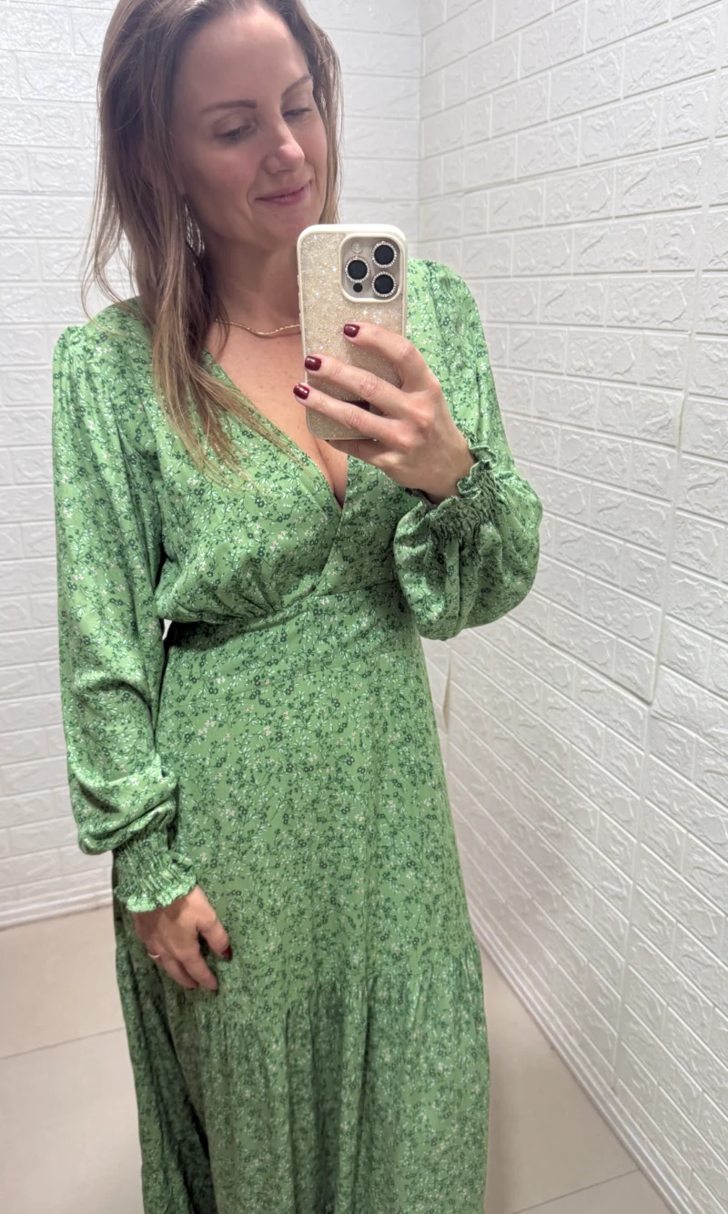 vestido longo estampa camponesa verde